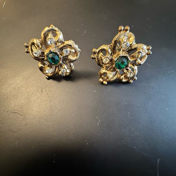 VTG Gold Colored Emerald Clear Rhinestones Screw Earrings Flower Floral Clip On - Picture 2 of 10